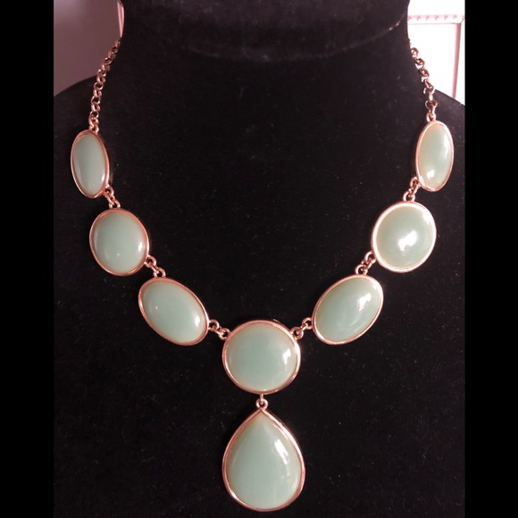 Mint Green/Gold Statement Necklace - Picture 2 of 2